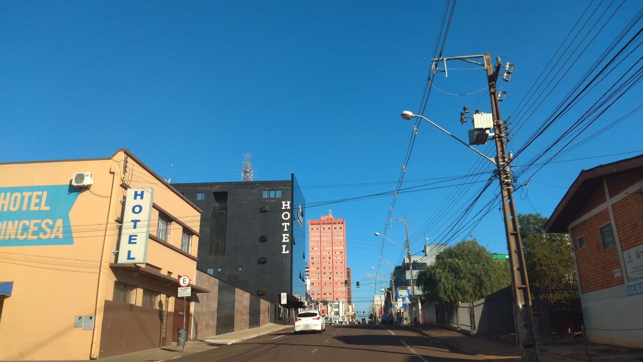 Street view near Hotel Princesa, Guarapuava — © dagon01 (CC BY-SA · Mapillary)