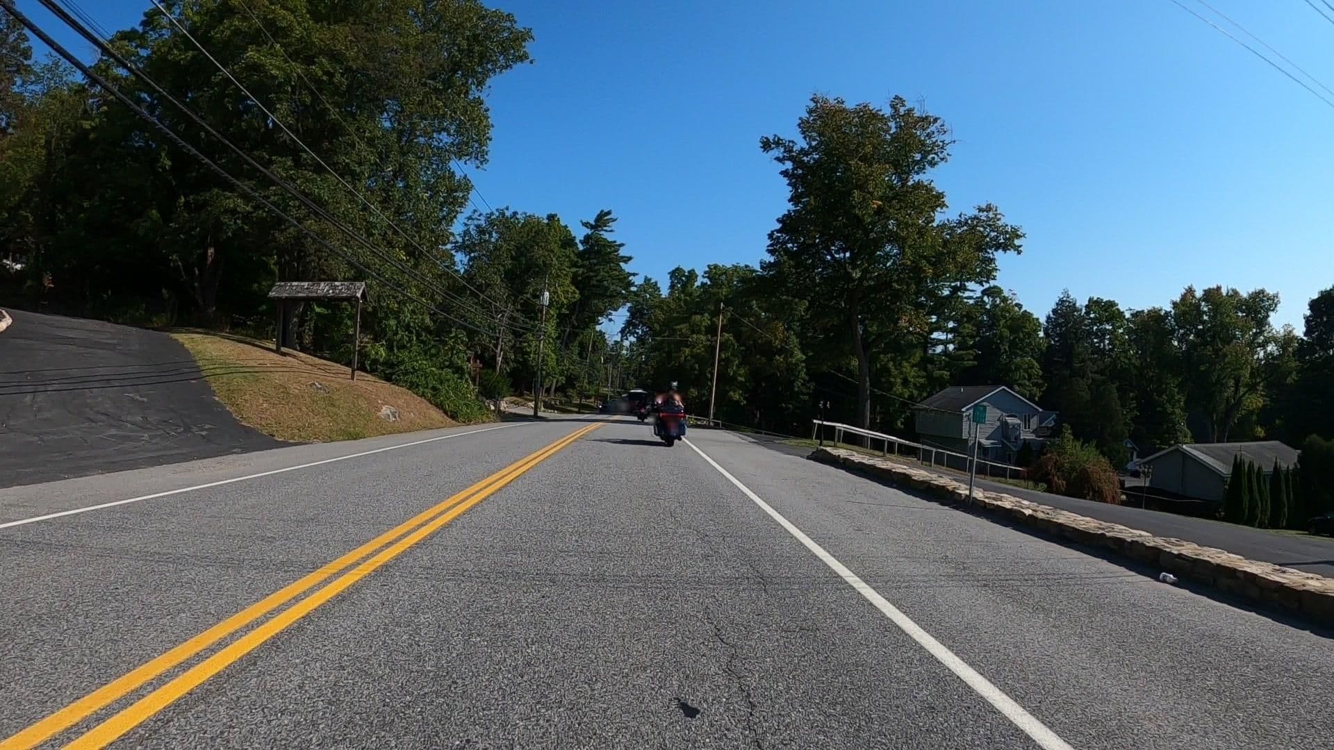 Street view near Tea Island Resort, Queensbury — © Eric_Boutet (CC BY-SA · Mapillary)