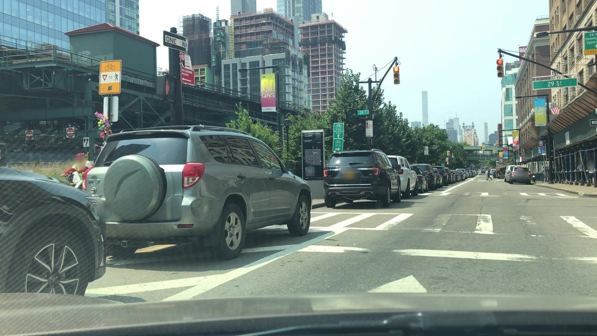Street view near Courtyard, Long Island City — © lvl5 (CC BY-SA · Mapillary)