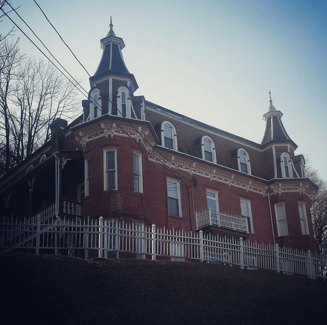 Chateau & Lodge, Hostel in Boyertown