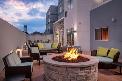 Fairfield Inn & Suites Harrisburg International Airport, Hotel in Highspire