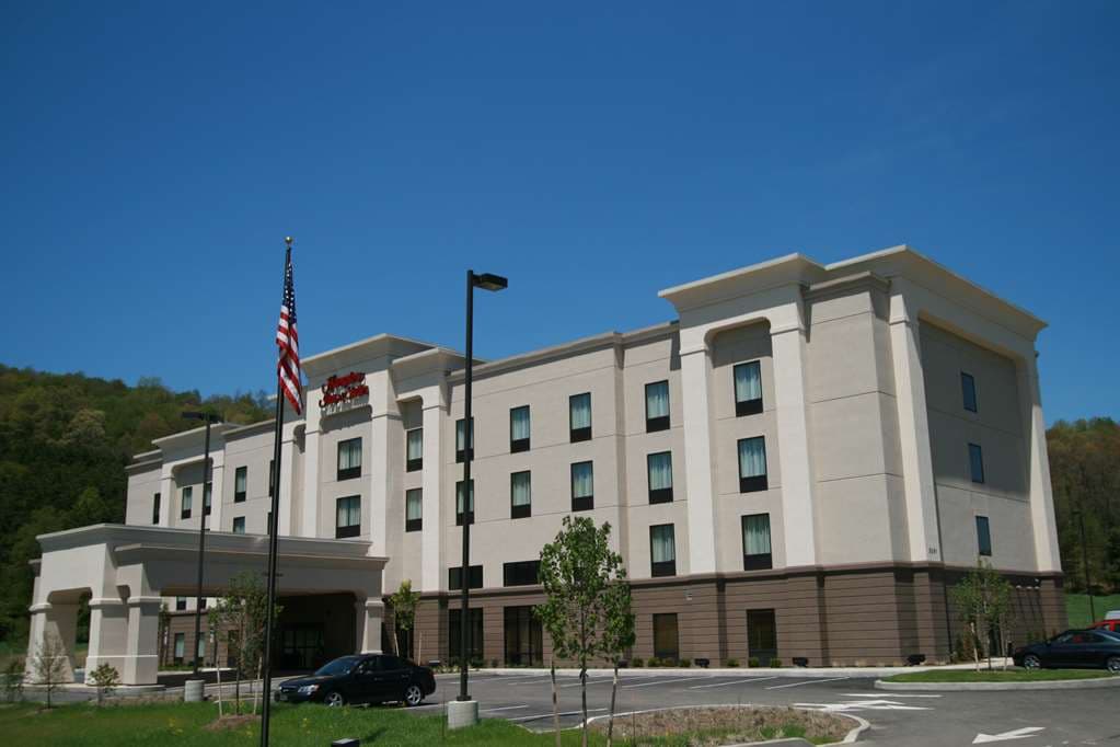 Hampton Inn & Suites Warren, Hotel in North Warren
