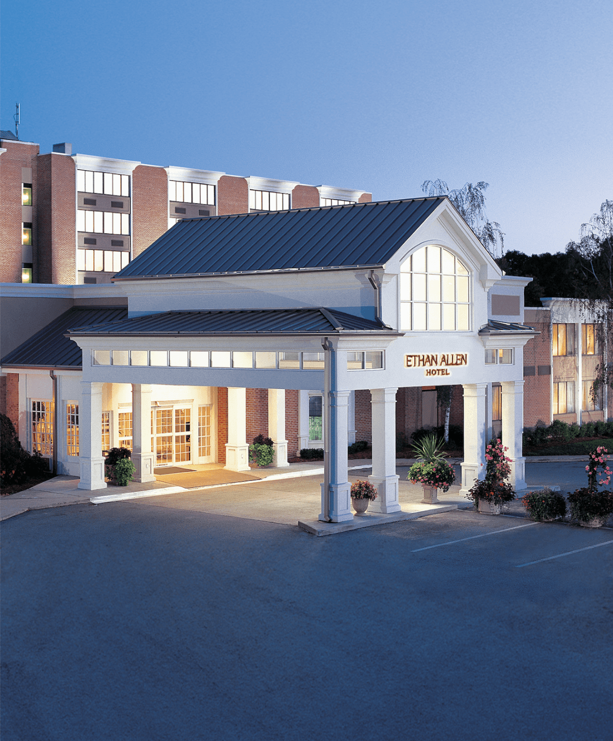 Ethan Allen Hotel, Hotel in Danbury