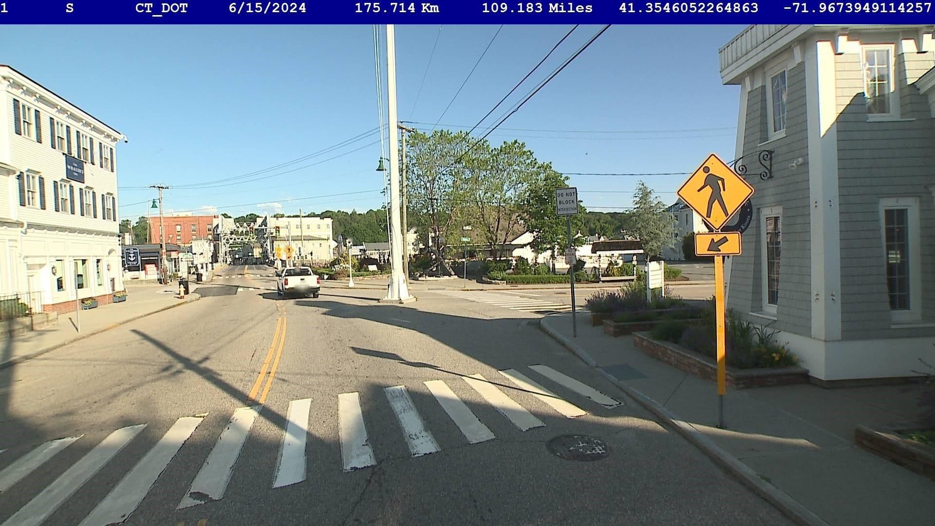 Street view near The Whalers Inn, Mystic — © ctphotologrow_1 (CC BY-SA · Mapillary)