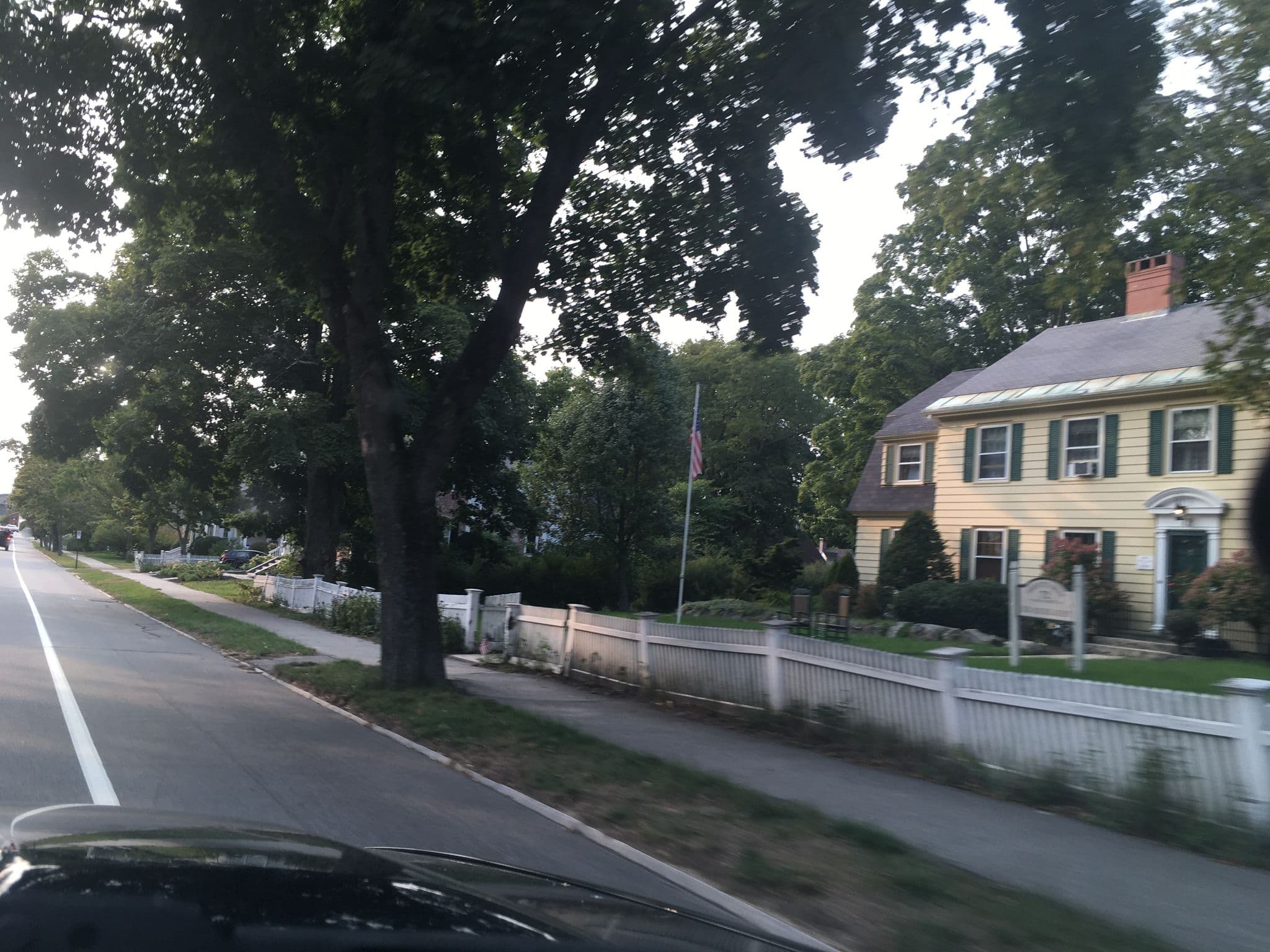 Street view near Around the Corner Bed and Breakfast, Stratham Station — © batterystaple (CC BY-SA · Mapillary)