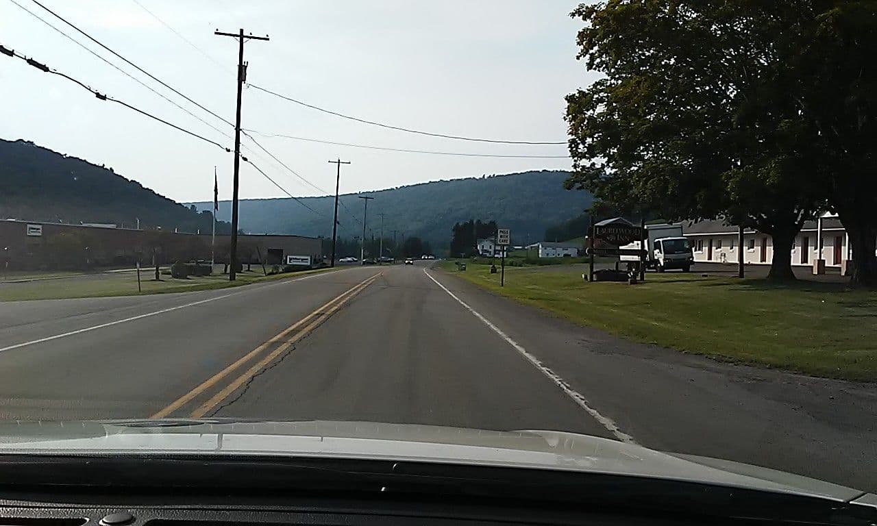 Street view near Laurelwood Inn, Coudersport — © aqua02 (CC BY-SA · Mapillary)