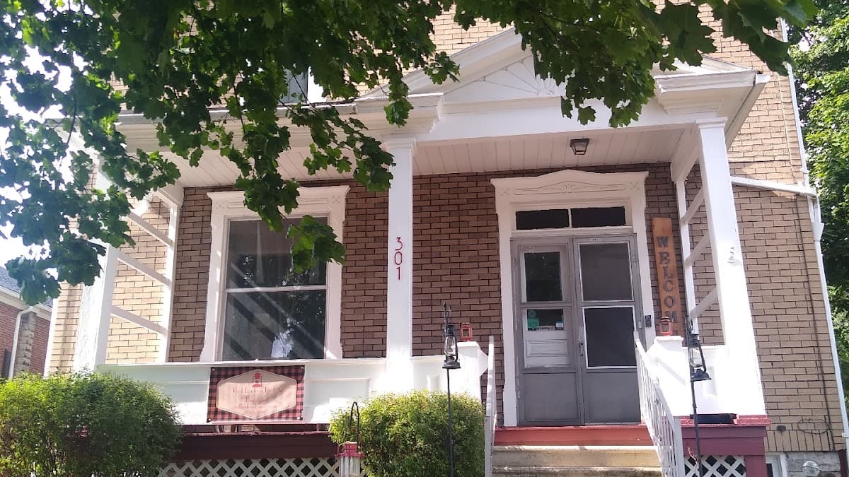 Red Lantern Bed & Breakfast, Guesthouse in Meyersdale