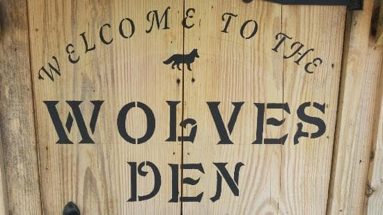 Wolves Den Efficiency Motel, Motel in Kane