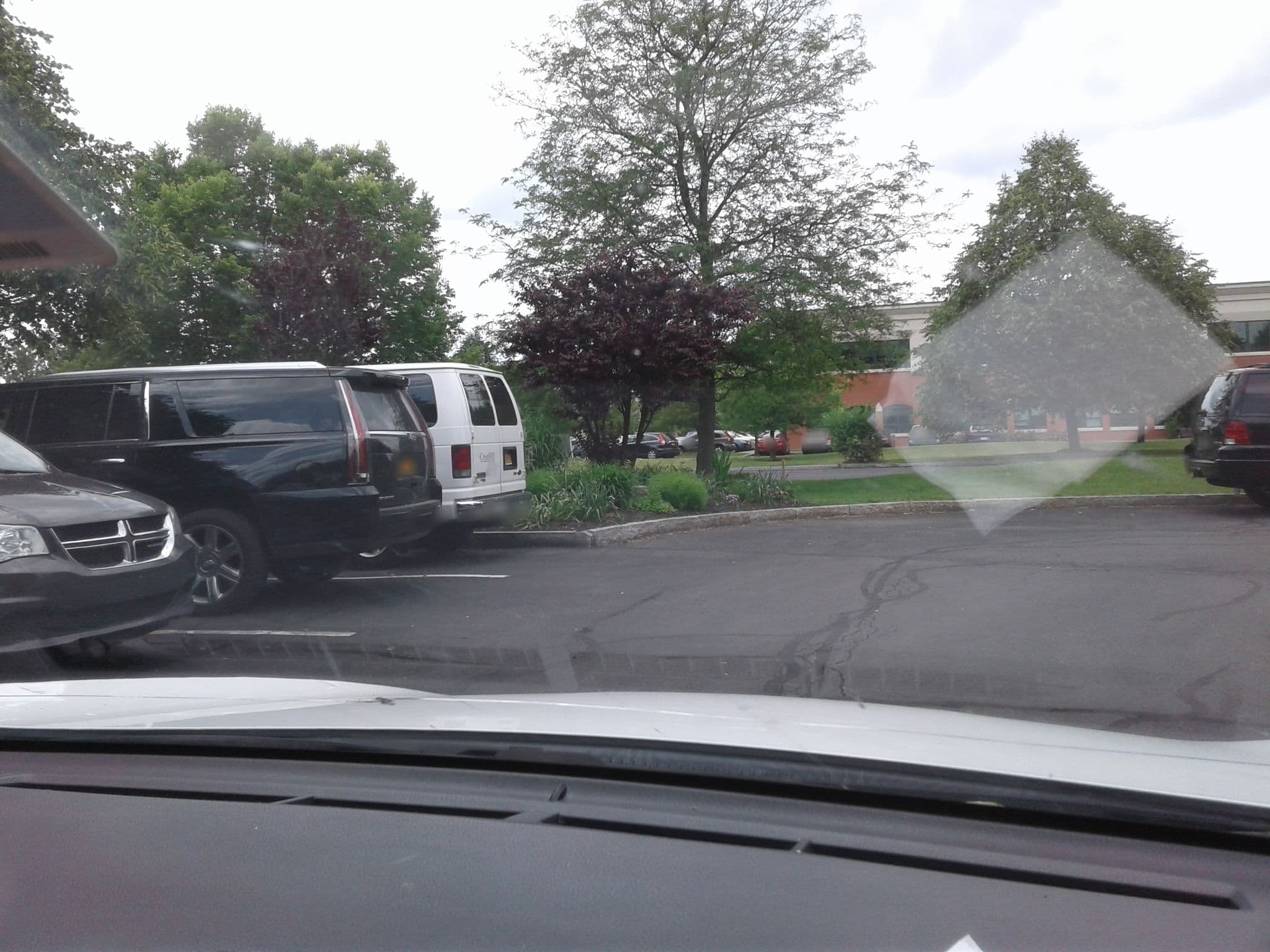 Street view near Cresthill Suites, East Syracuse — © snowcool (CC BY-SA · Mapillary)