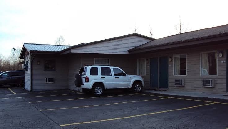 Perry O Inn & Suites, Motel in Perryopolis