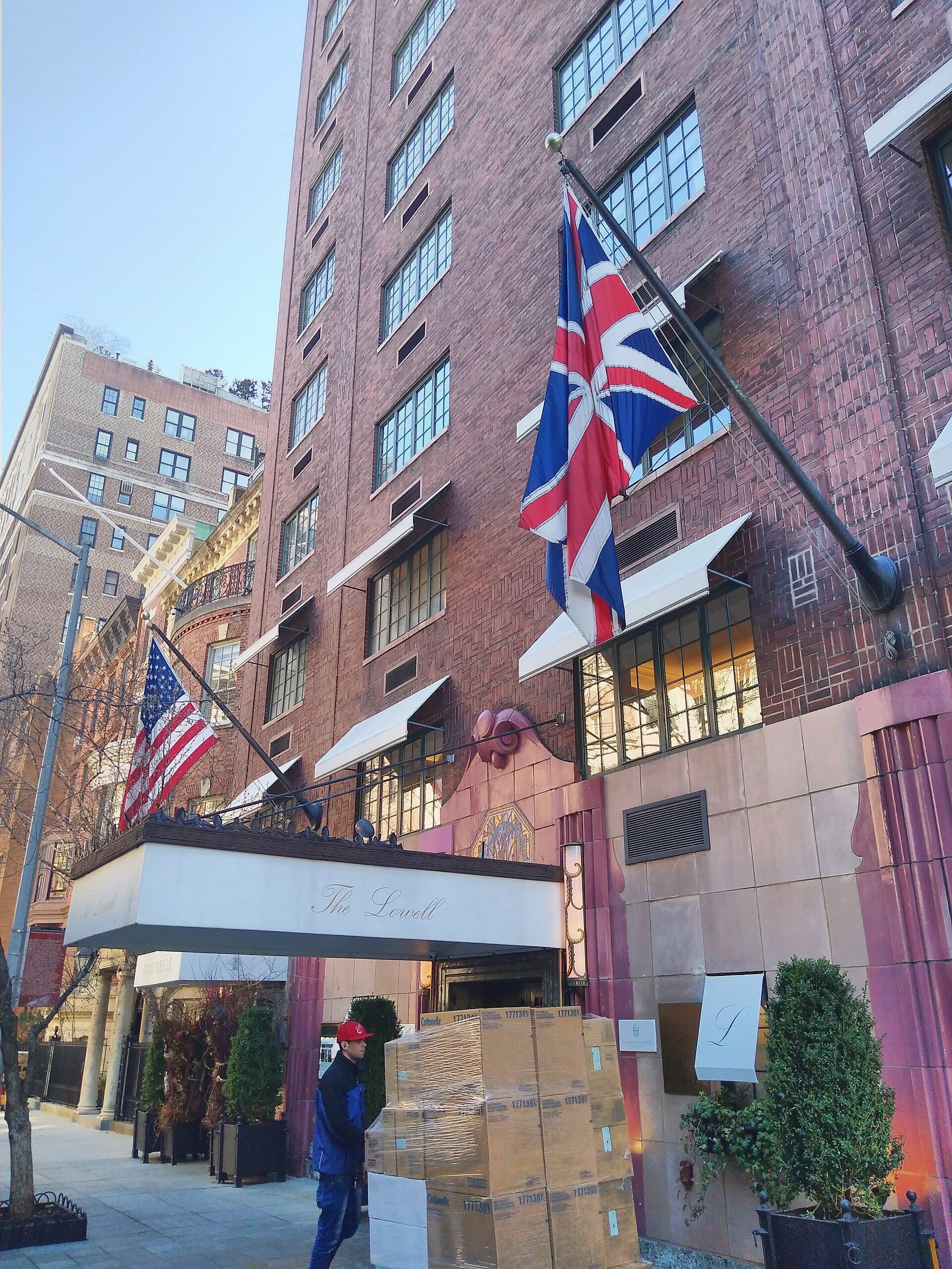 Lowell Hotel (via Wikimedia Commons, CC BY 4.0)