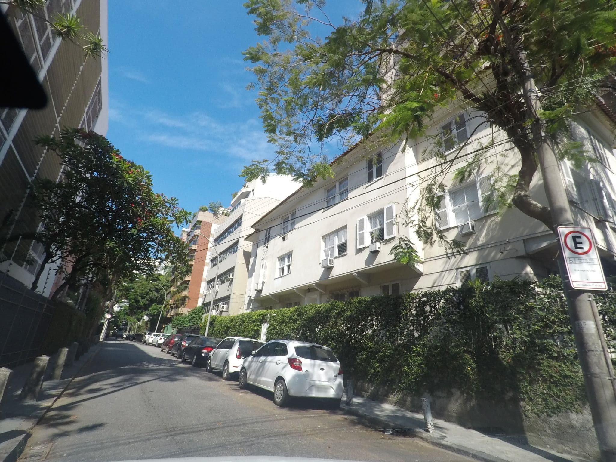 Street view near Monsieur Le-Blond Apart Hotel, Leblon — © marciosampaio (CC BY-SA · Mapillary)