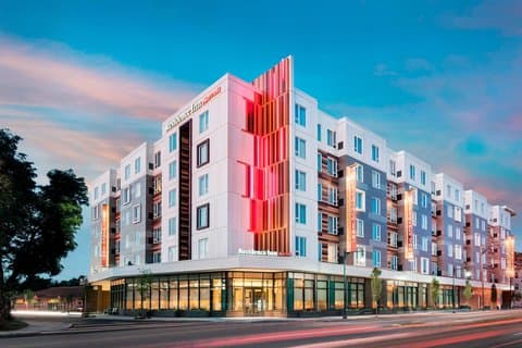 Residence Inn Boston Watertown, Hotel in Faneuil