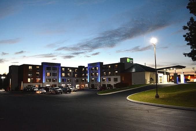 Holiday Inn Express & Suites Waterville - North, Hotel in Waterville