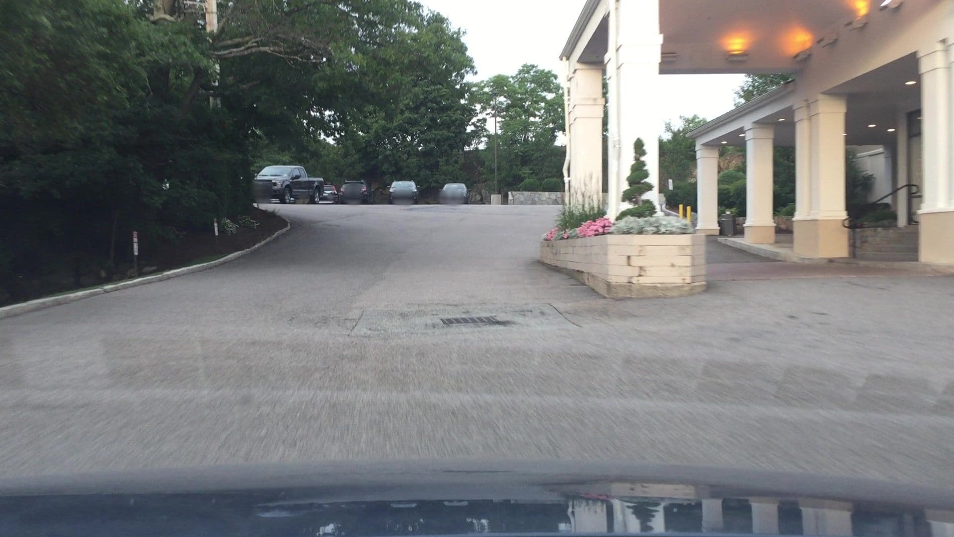 Street view near Hilton Garden Inn, Waltham — © lvl5 (CC BY-SA · Mapillary)