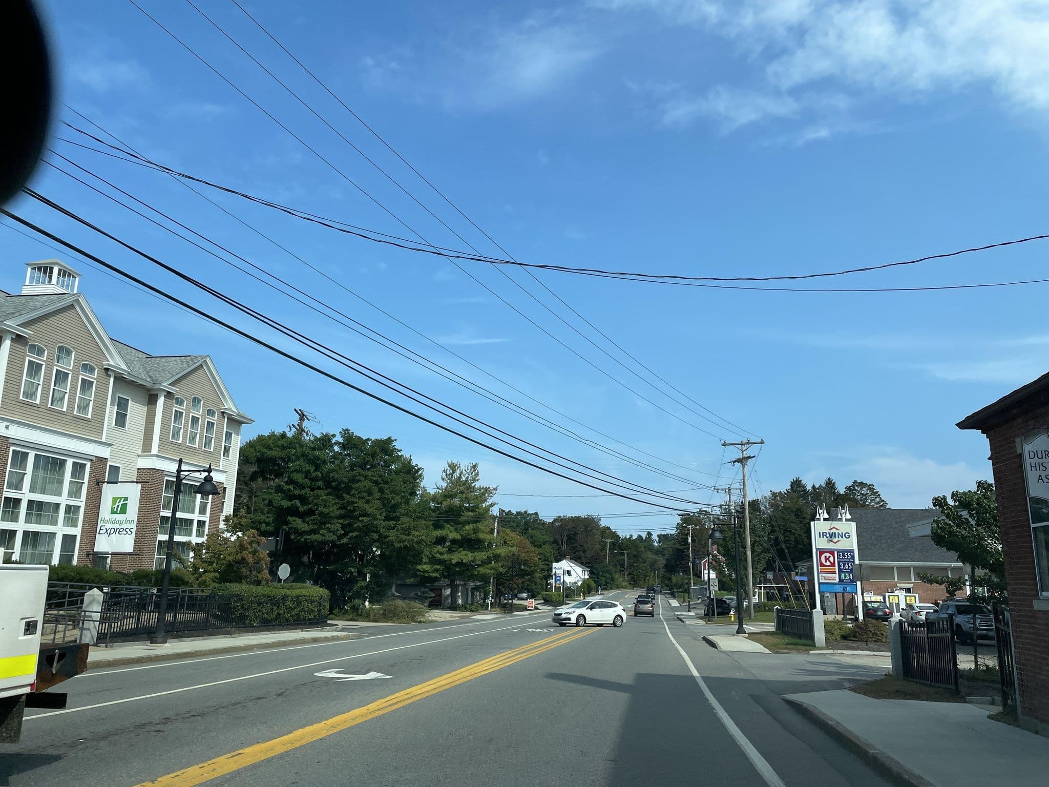 Street view near Holiday Inn Express Durham - (UNH), Madbury — © batterystaple (CC BY-SA · Mapillary)