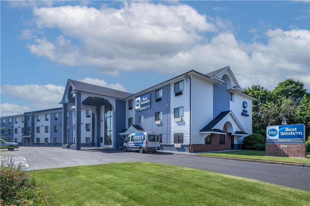 Best Western Airport Inn, Hotel in Warwick