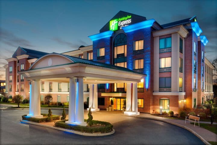 Holiday Inn Express & Suites Warwick-Providence (Airport), Hotel in Warwick
