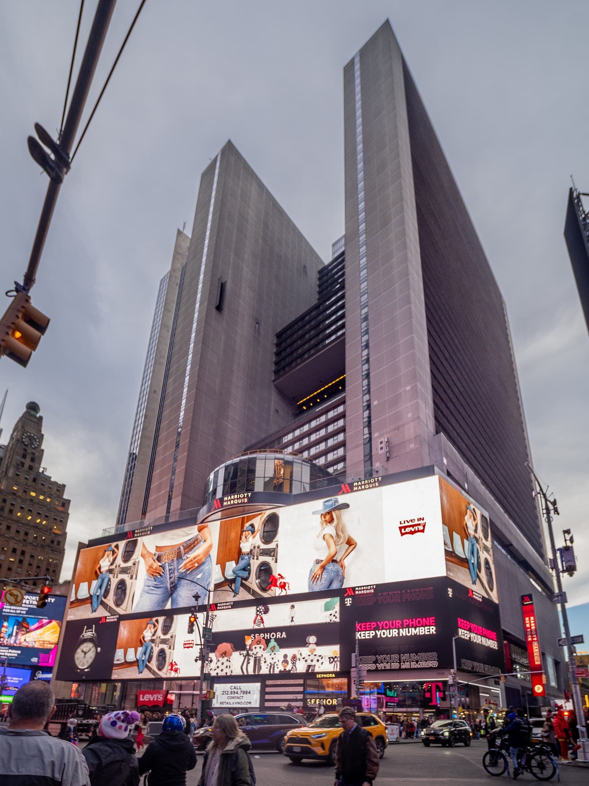 New York Marriott Marquis (via Wikimedia Commons, CC BY 2.0)
