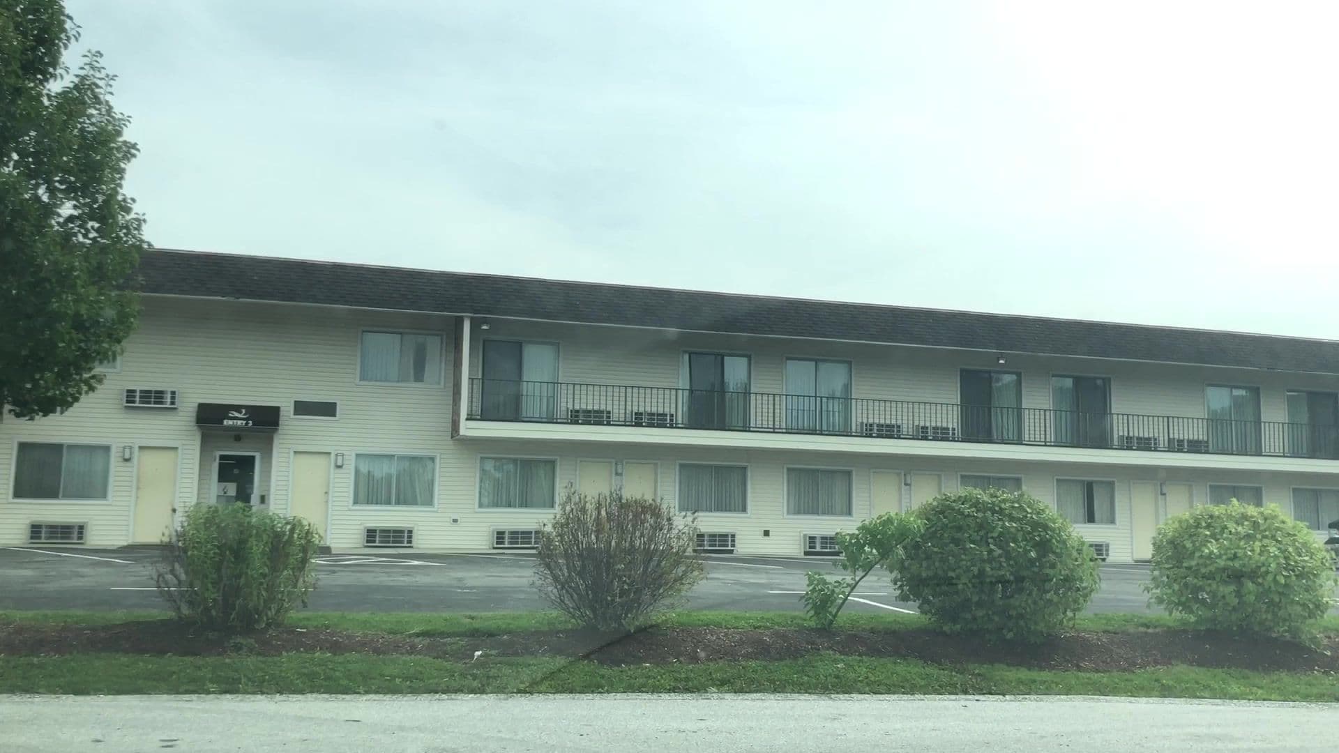 Street view near Quality Inn, Rutland — © lvl5 (CC BY-SA · Mapillary)
