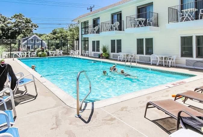 The Holly Tree Resort, Hotel in West Yarmouth