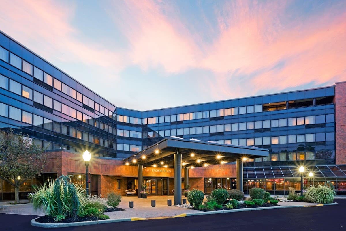 Crowne Plaza Edison, Hotel in Edison