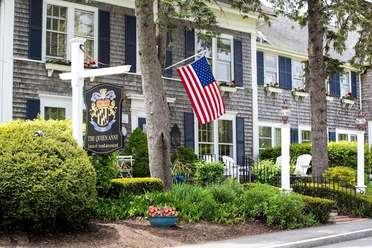 Queen Anne Inn, Hotel in West Chatham