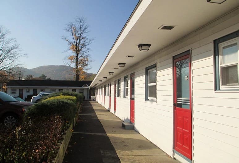 Monument Mountain Motel, Hotel in Great Barrington
