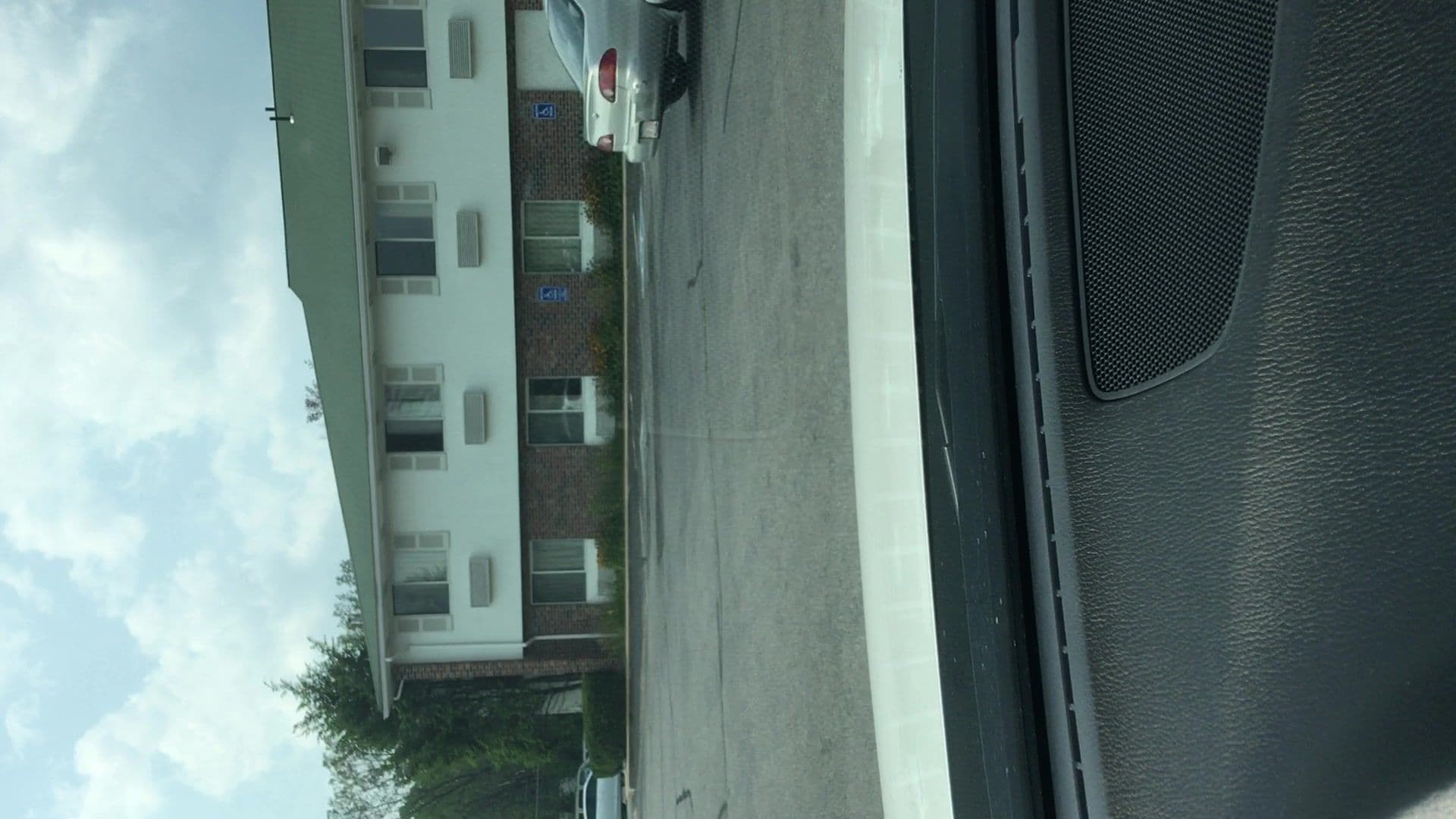 Street view near Motel 6, Westborough — © lvl5 (CC BY-SA · Mapillary)