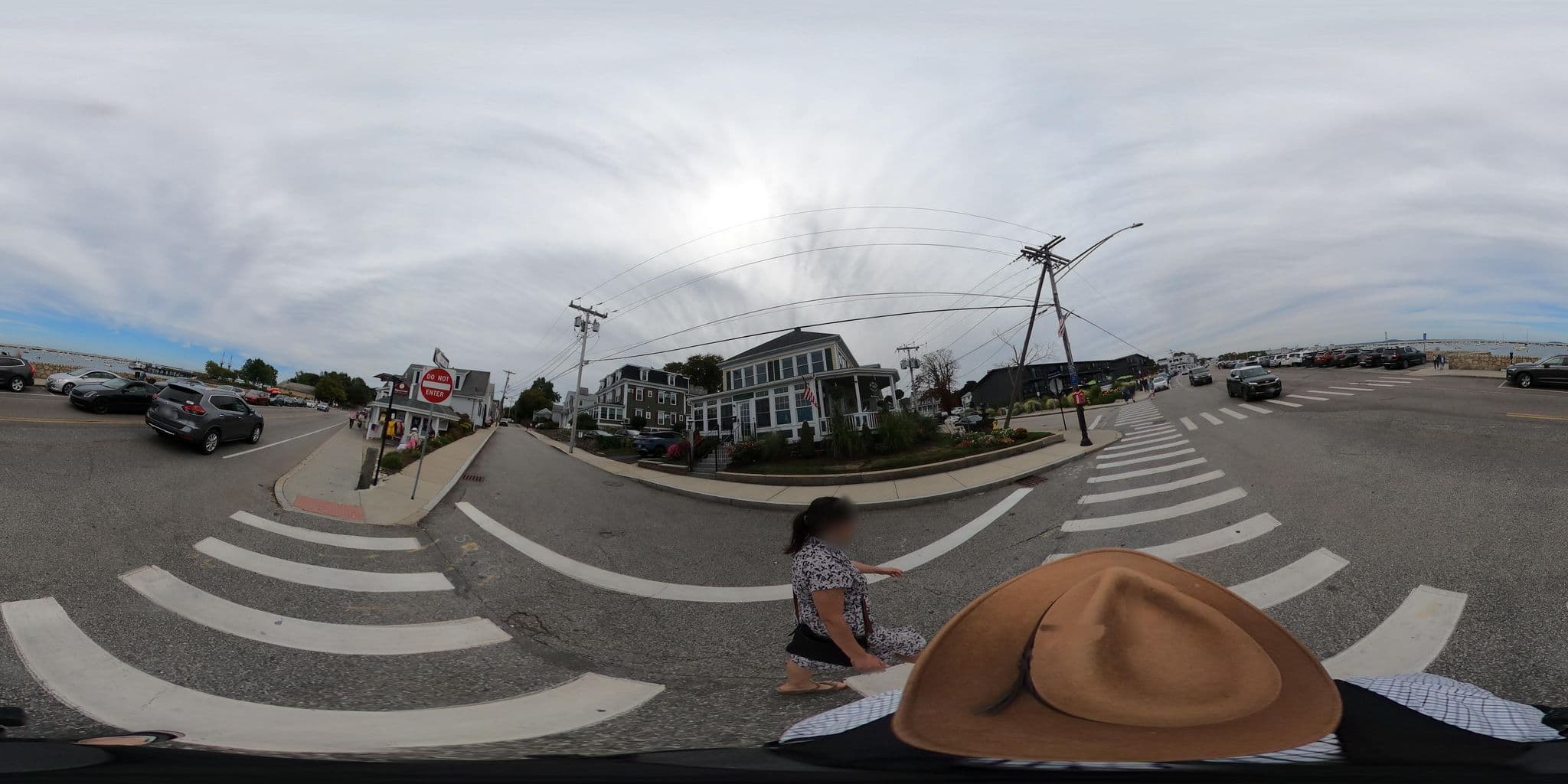 Street view near By the Sea Bed and Breakfast, North Plymouth — © thompsondt (CC BY-SA · Mapillary)
