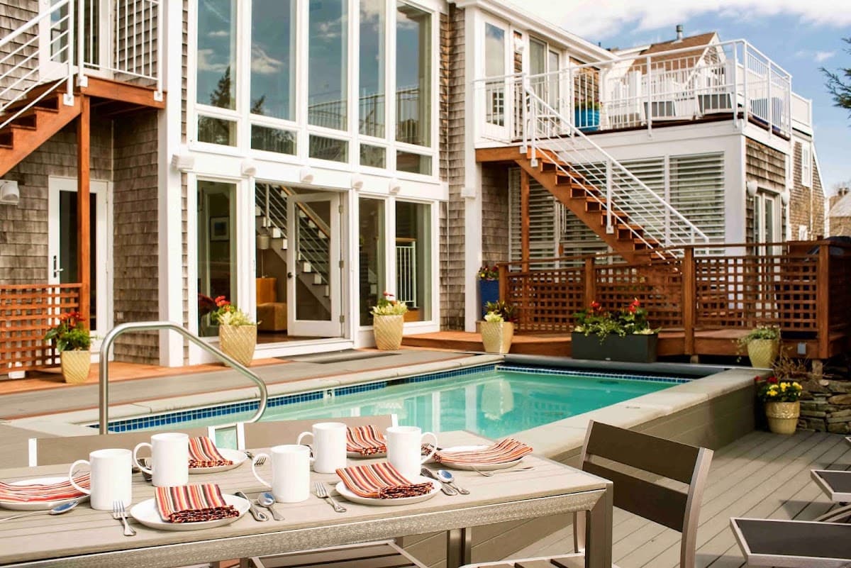 8 Dyer, Hotel in Provincetown