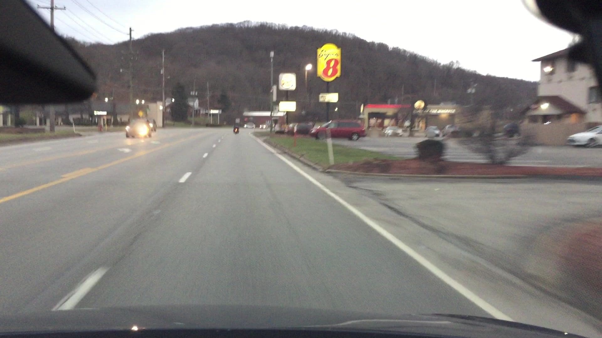 Street view near Super 8, Meadowood — © lvl5 (CC BY-SA · Mapillary)