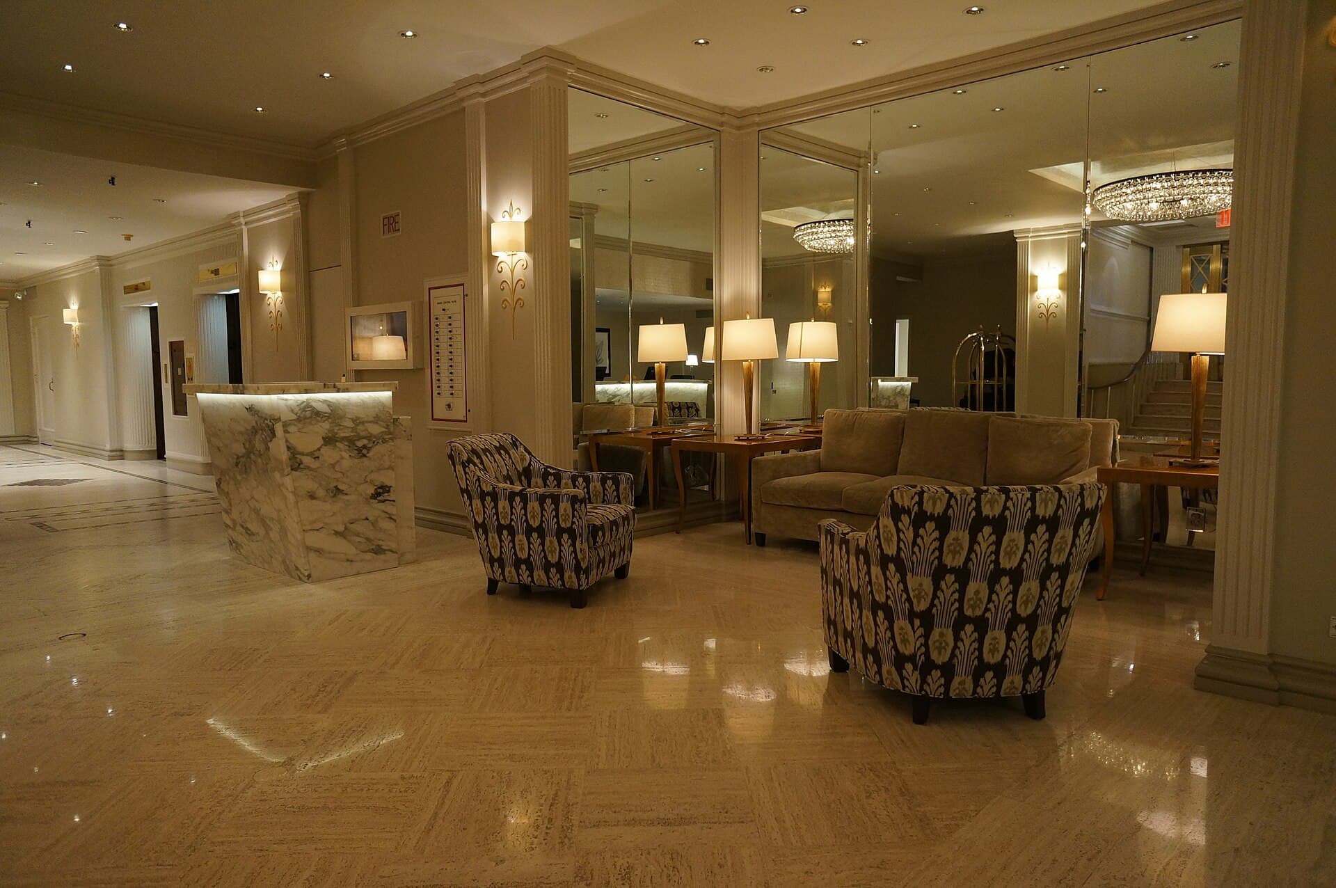 Lombardy Hotel (via Wikimedia Commons, CC BY 3.0)