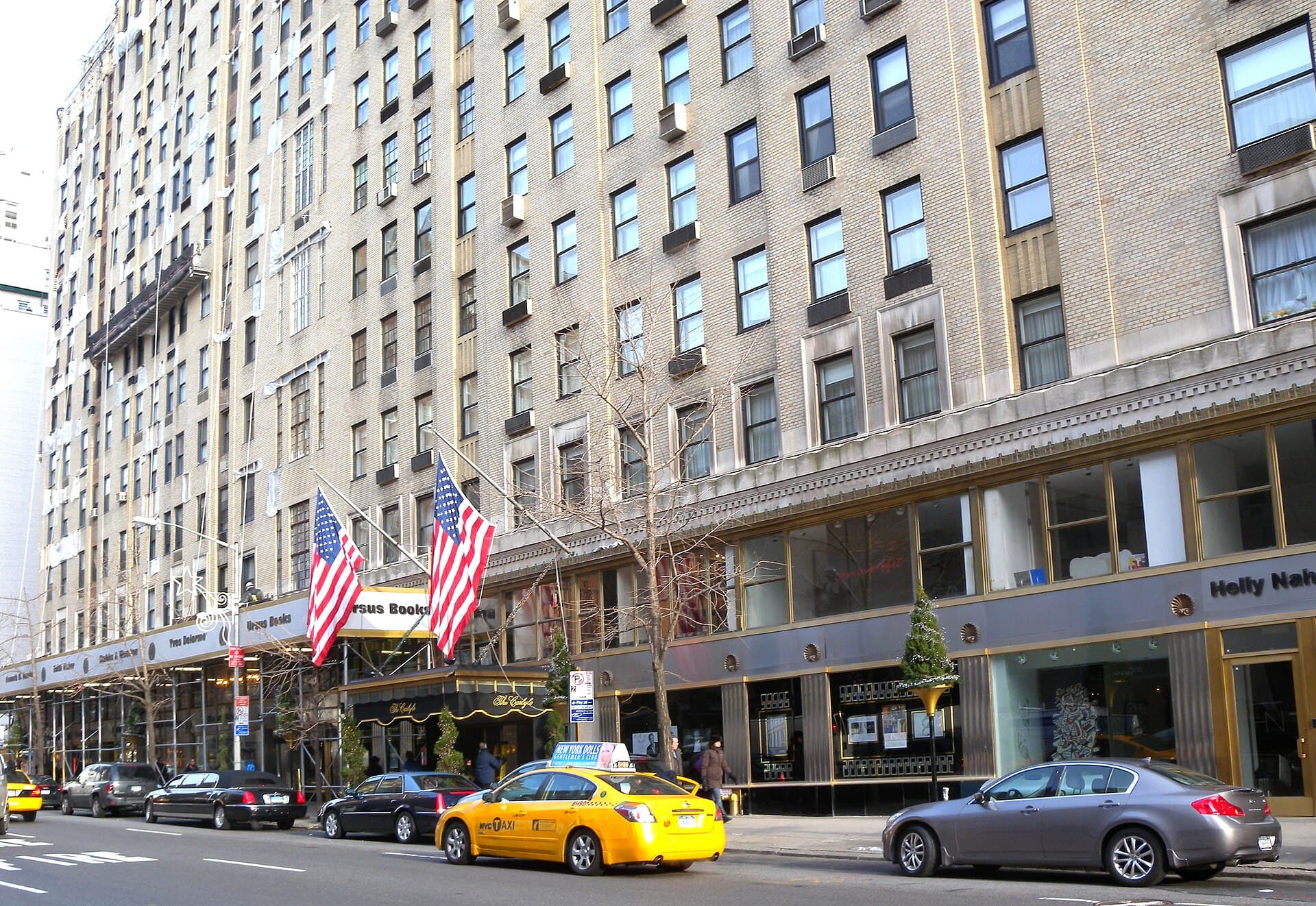The Carlyle (via Wikimedia Commons, CC0)