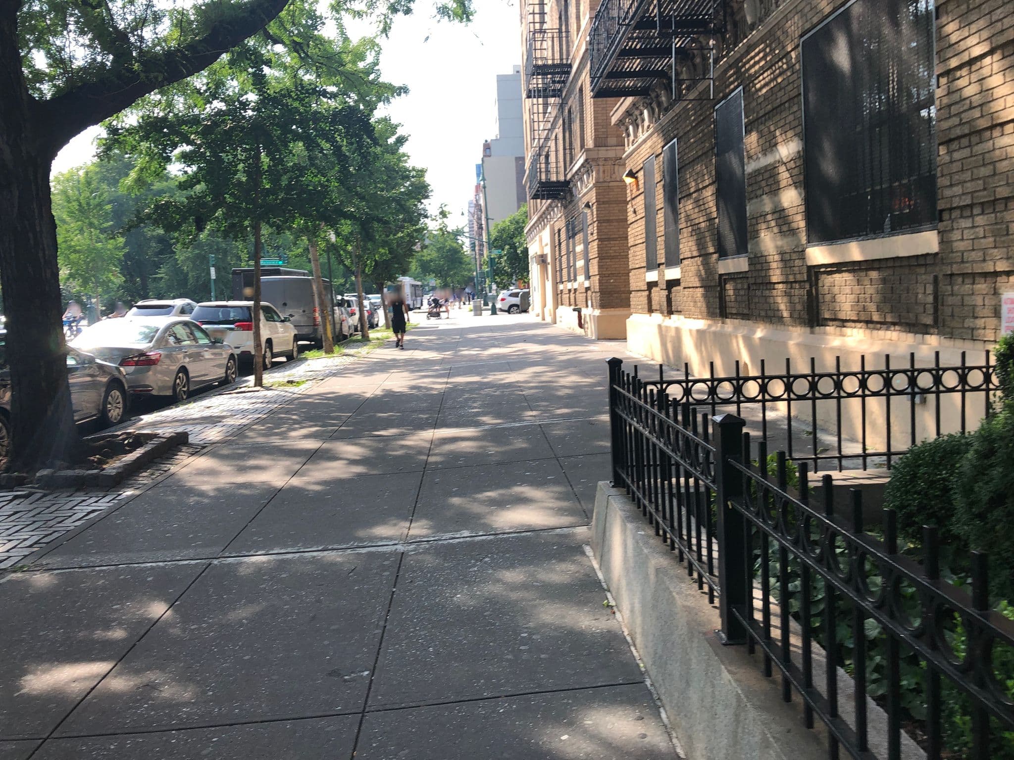 Street view near Park View Hotel, East Harlem — © nevils (CC BY-SA · Mapillary)