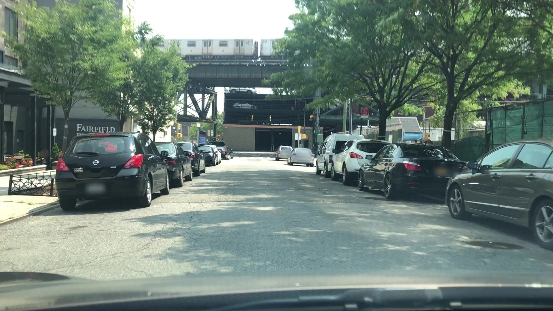 Street view near Fairfield Inn, Sunnyside — © lvl5 (CC BY-SA · Mapillary)