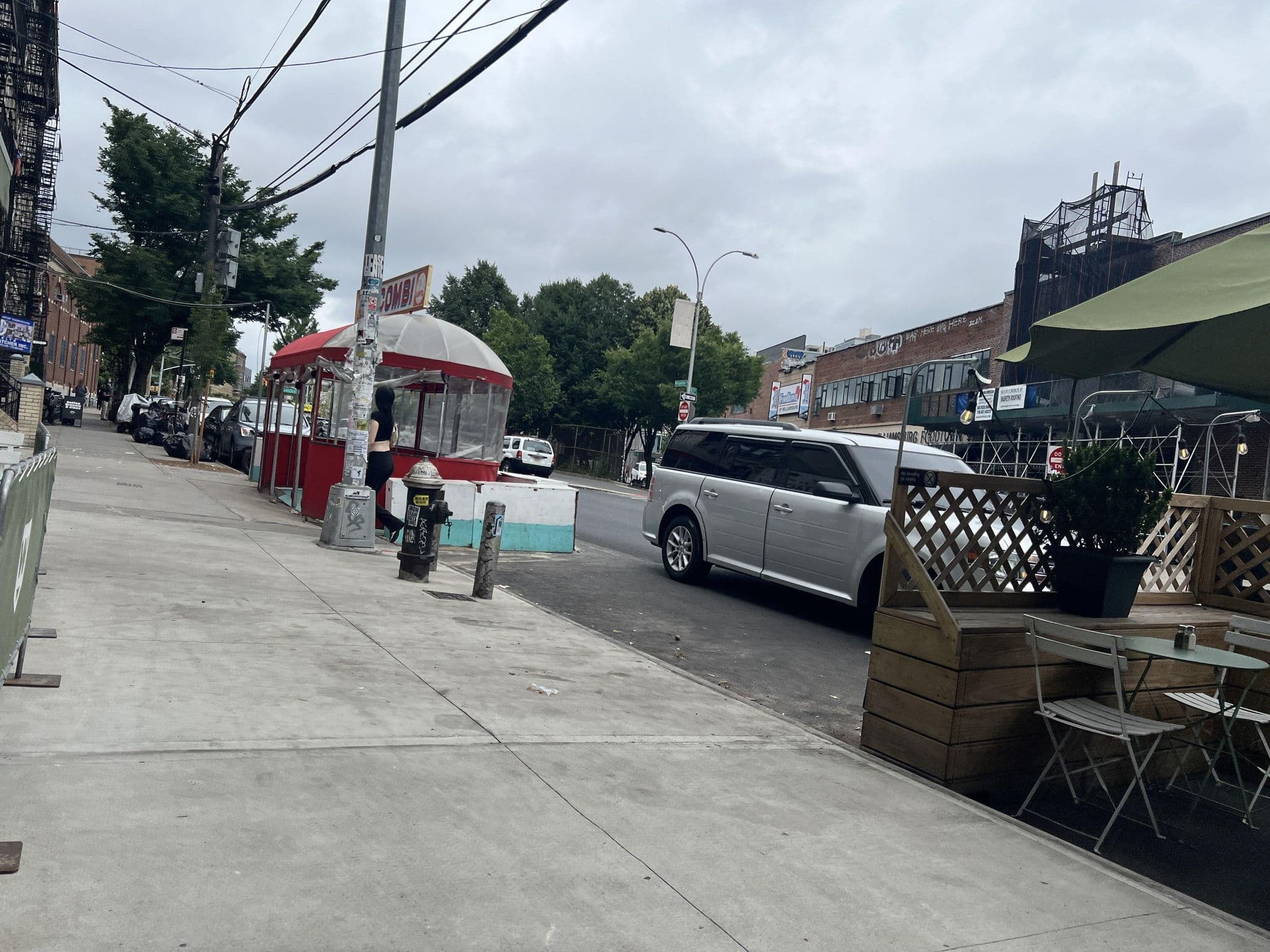 Street view near The Pod, Williamsburg — © shogohirasawa (CC BY-SA · Mapillary)
