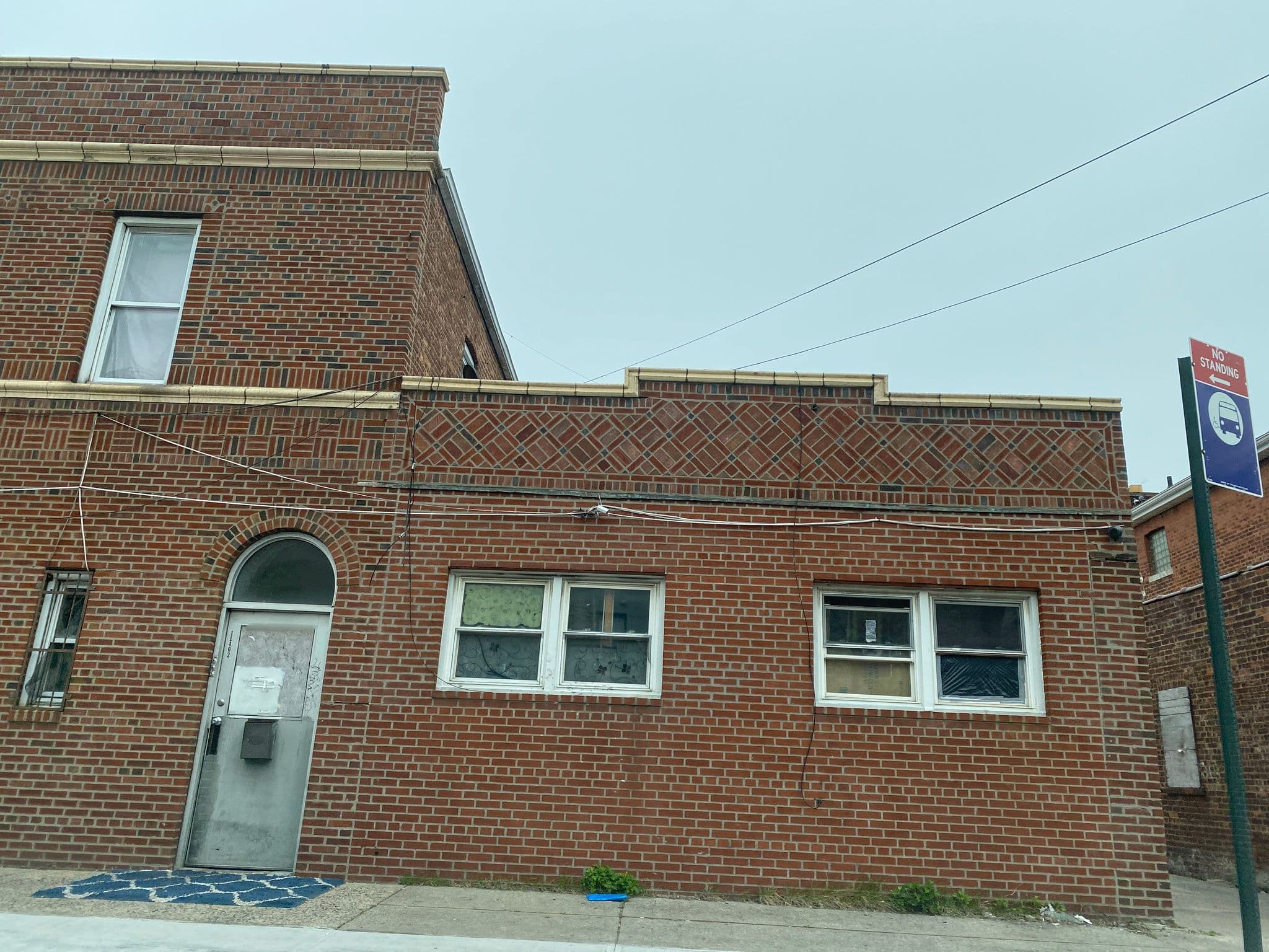 Street view near Econo Lodge, South Ozone Park — © jlg86 (CC BY-SA · Mapillary)