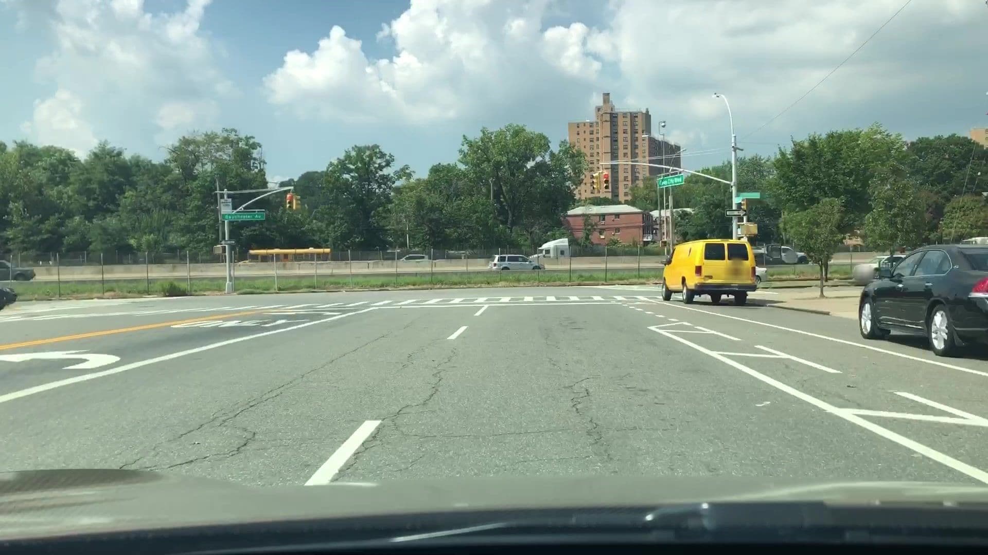 Street view near Ramada, Baychester — © lvl5 (CC BY-SA · Mapillary)