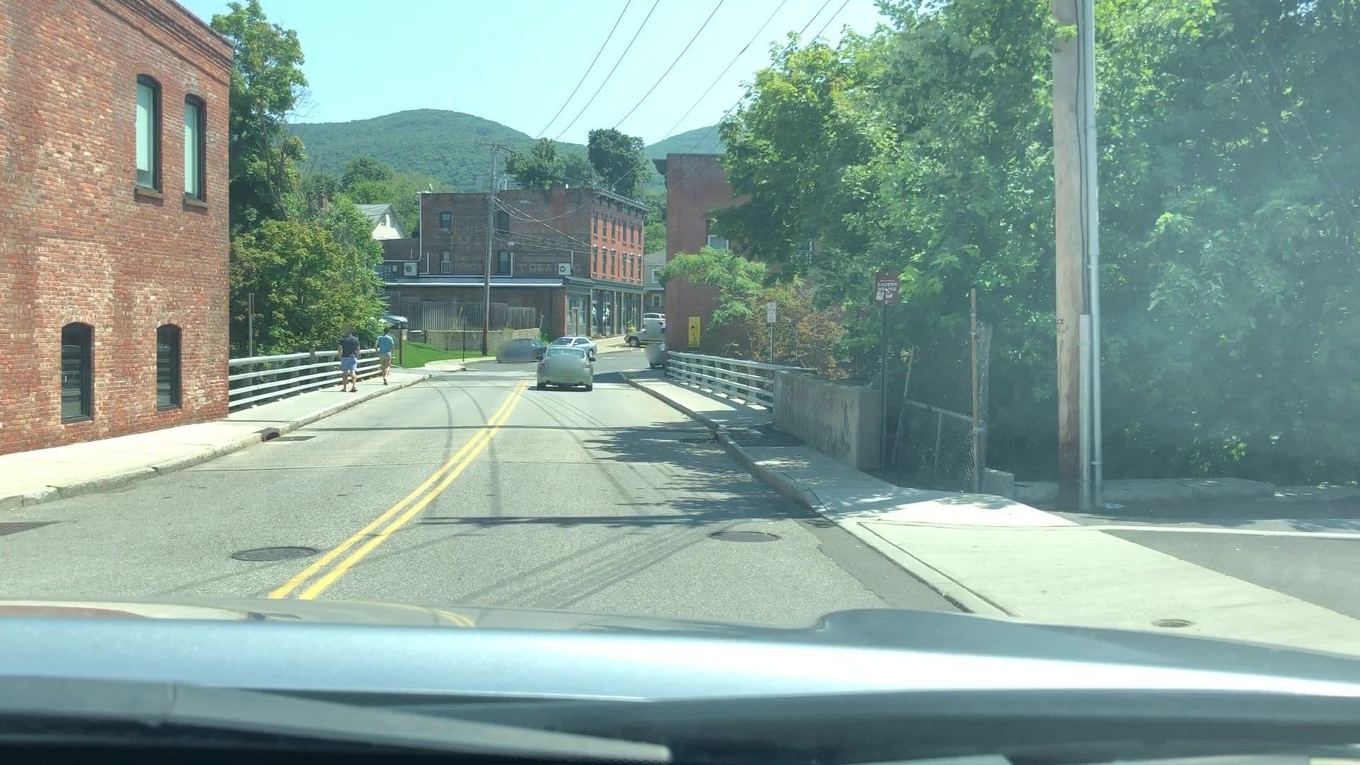 Street view near The Roundhouse at Beacon Falls, Beacon — © lvl5 (CC BY-SA · Mapillary)