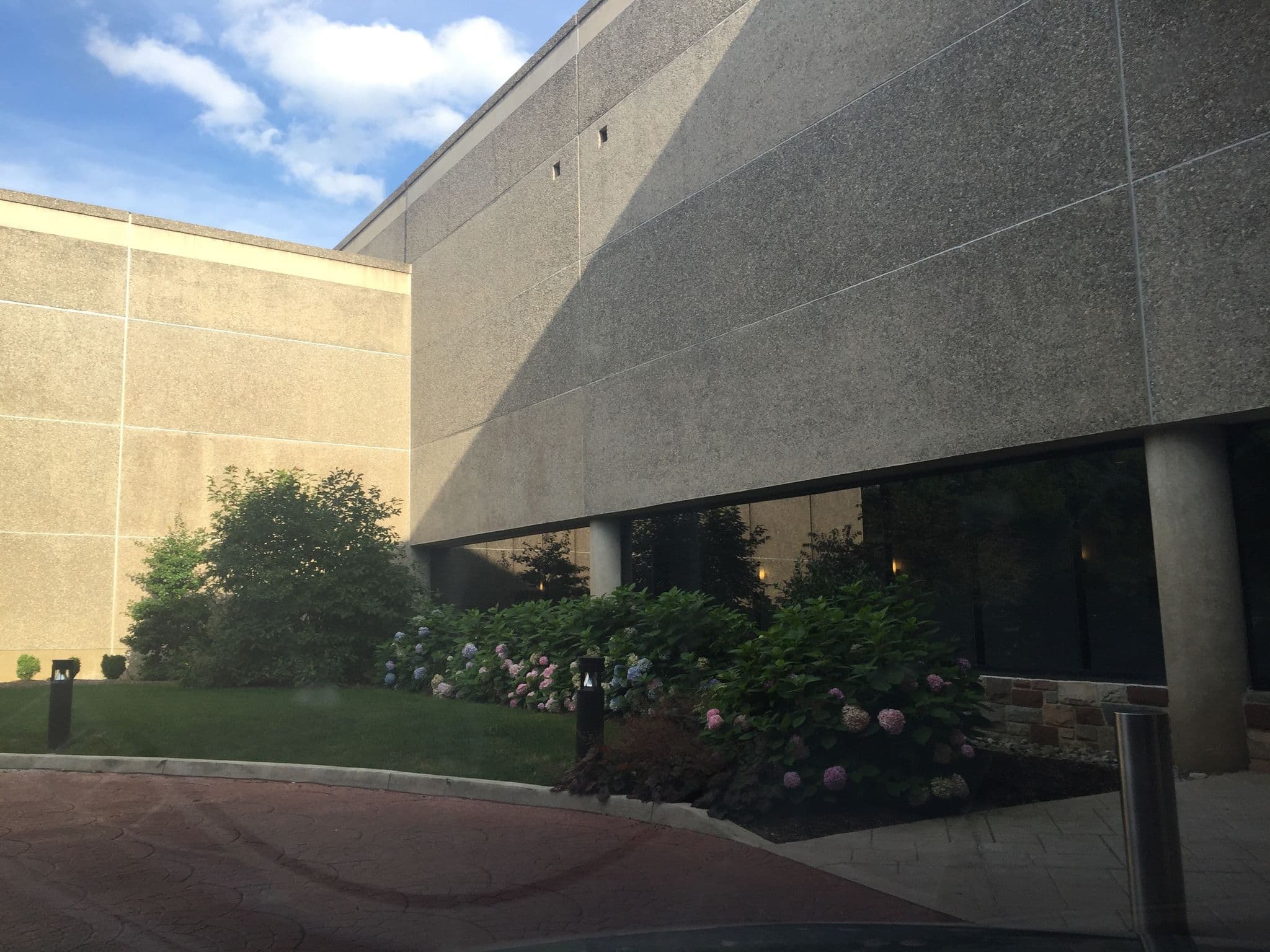 Street view near Crowne Plaza Princeton, Plainsboro Center — © fod (CC BY-SA · Mapillary)