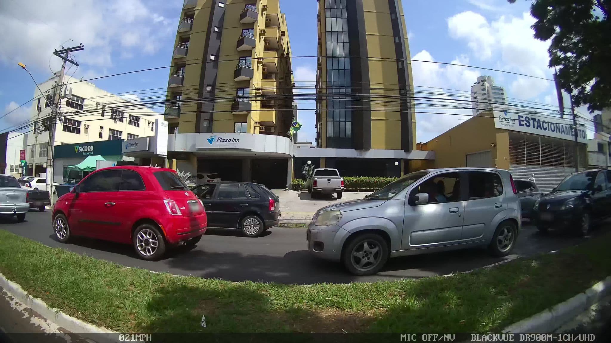 Street view near Plaza Inn Hotel, Goiânia — © kaart_4 (CC BY-SA · Mapillary)