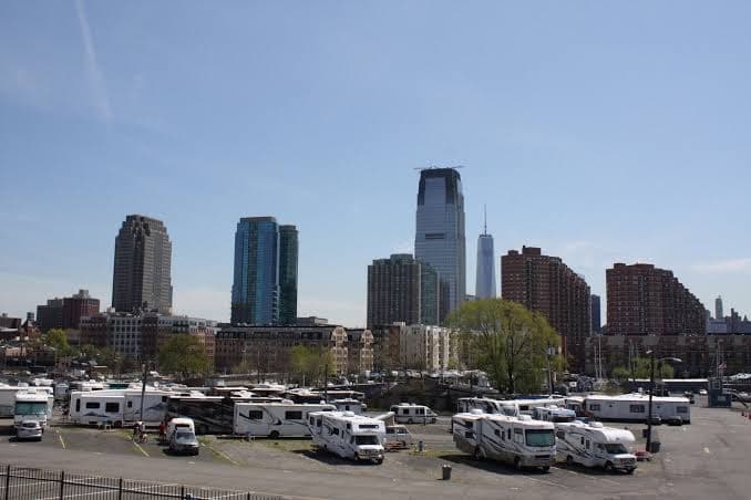 Liberty Harbor RV, Caravan Park in Battery Park City