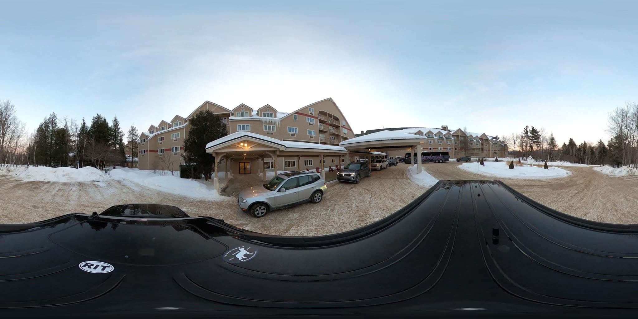 Street view near Grand Summit Resort Hotel, Rumford — © Lanka6359 (CC BY-SA · Mapillary)