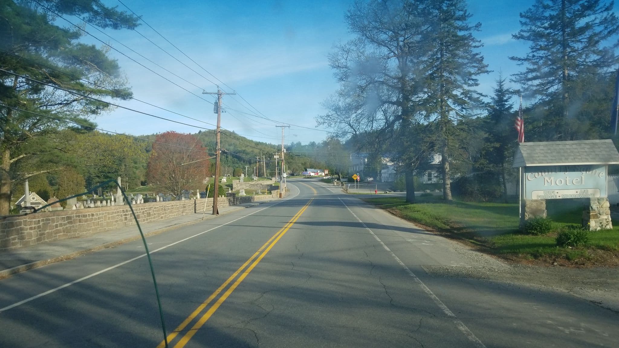 Street view near Country Squire Motel, Saint Johnsbury — © jbthemilker (CC BY-SA · Mapillary)