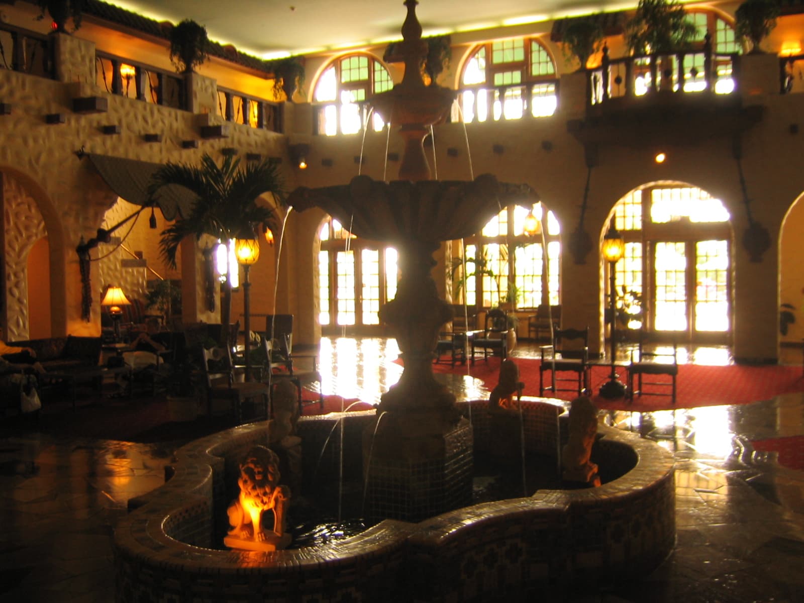 Hotel Hershey (via Wikimedia Commons, Public domain)