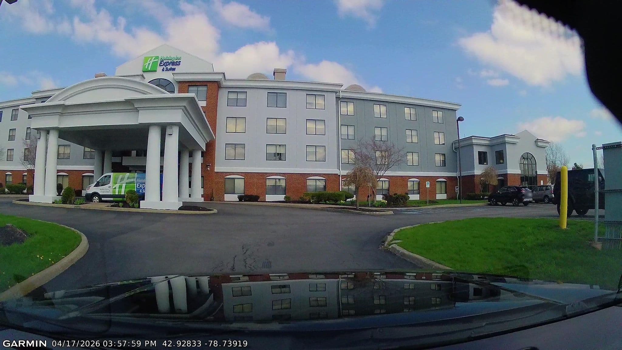 Street view near Holiday Inn Express & Suites, Cheektowaga — © Lanka6359 (CC BY-SA · Mapillary)
