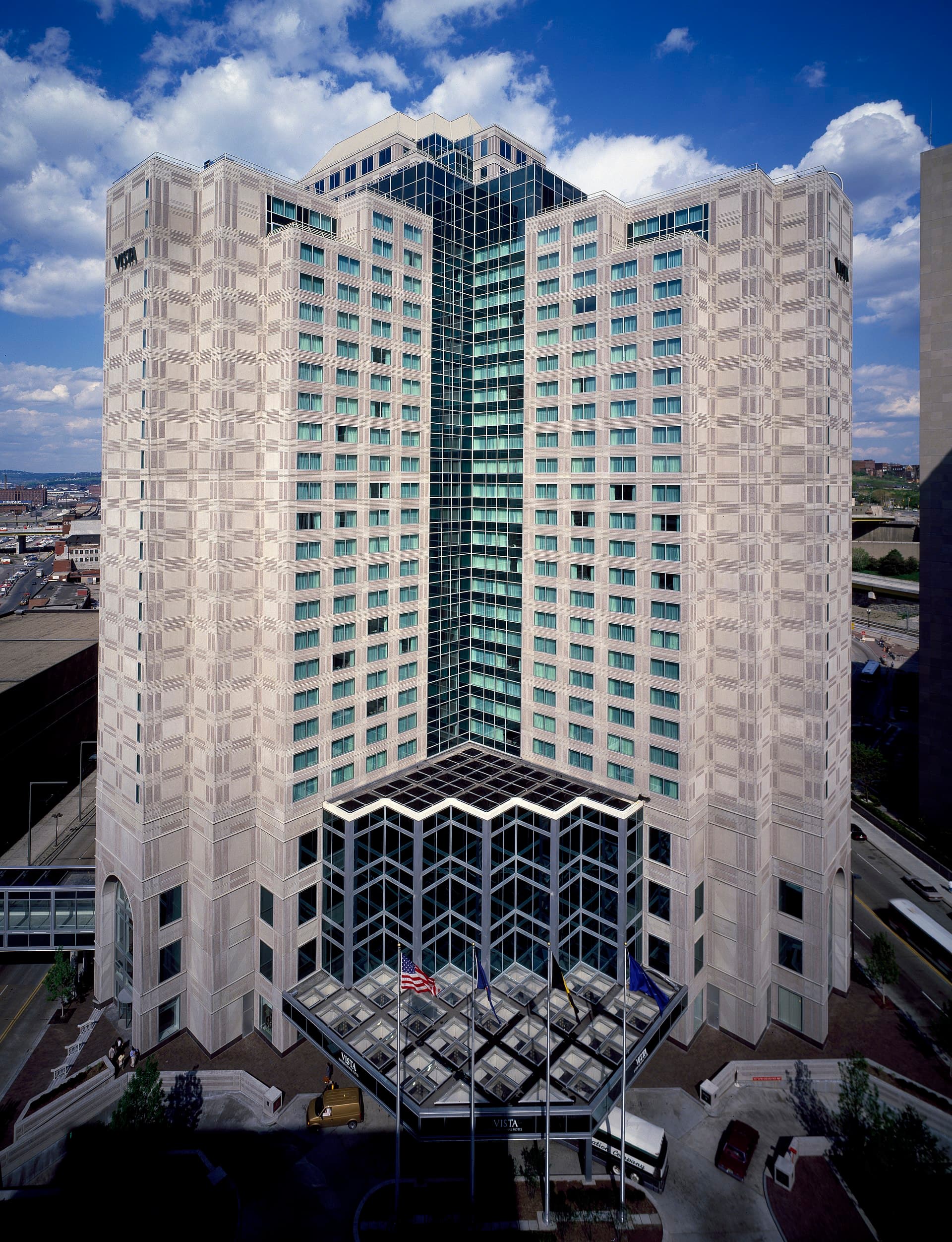 The Westin Convention Center Pittsburgh (via Wikimedia Commons, Public domain)