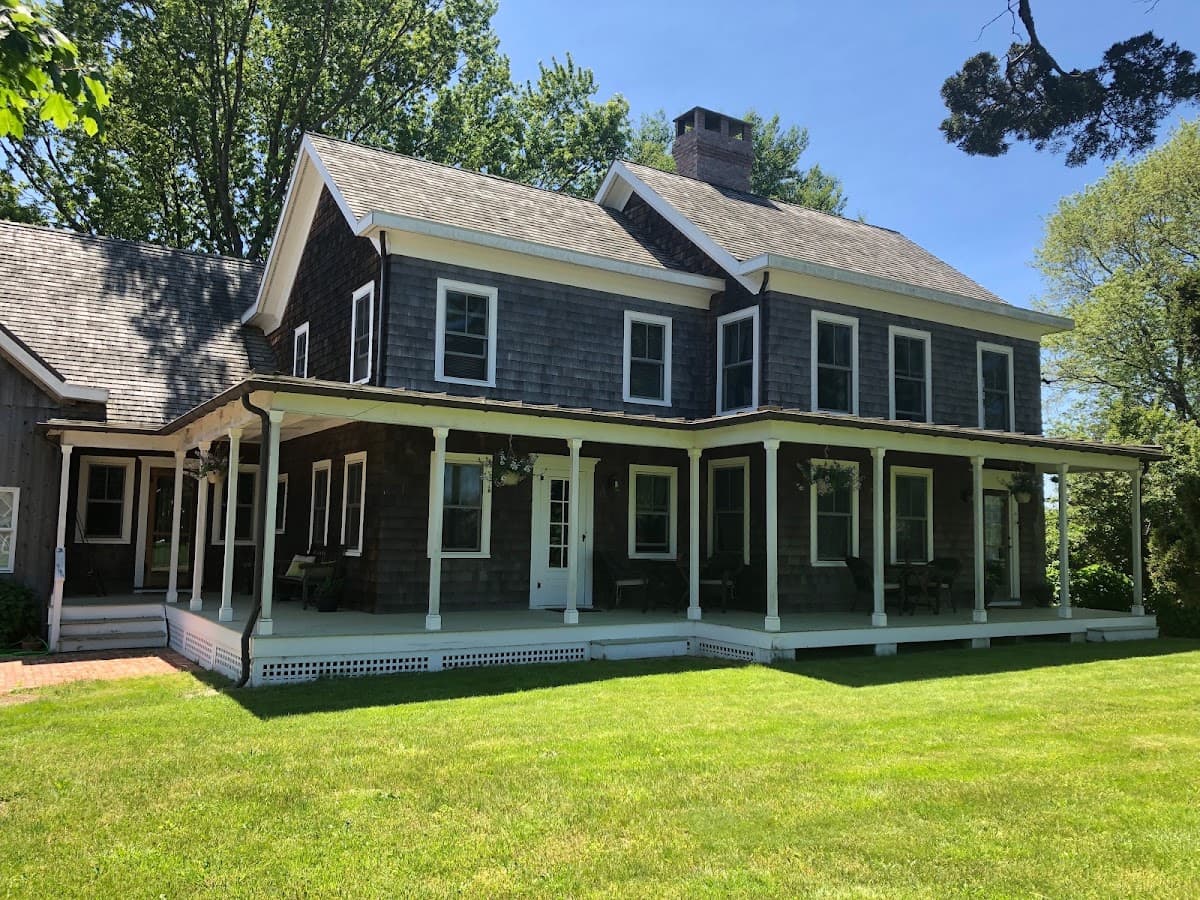 The Farmhouse Bed and Breakfast, Bed & Breakfast in Cutchogue