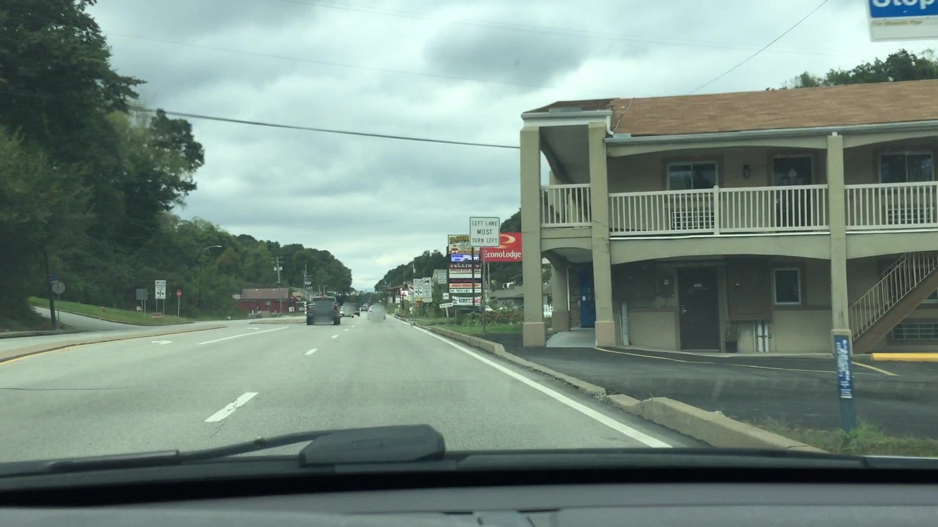 Street view near Econo Lodge, Jefferson Hills — © lvl5 (CC BY-SA · Mapillary)